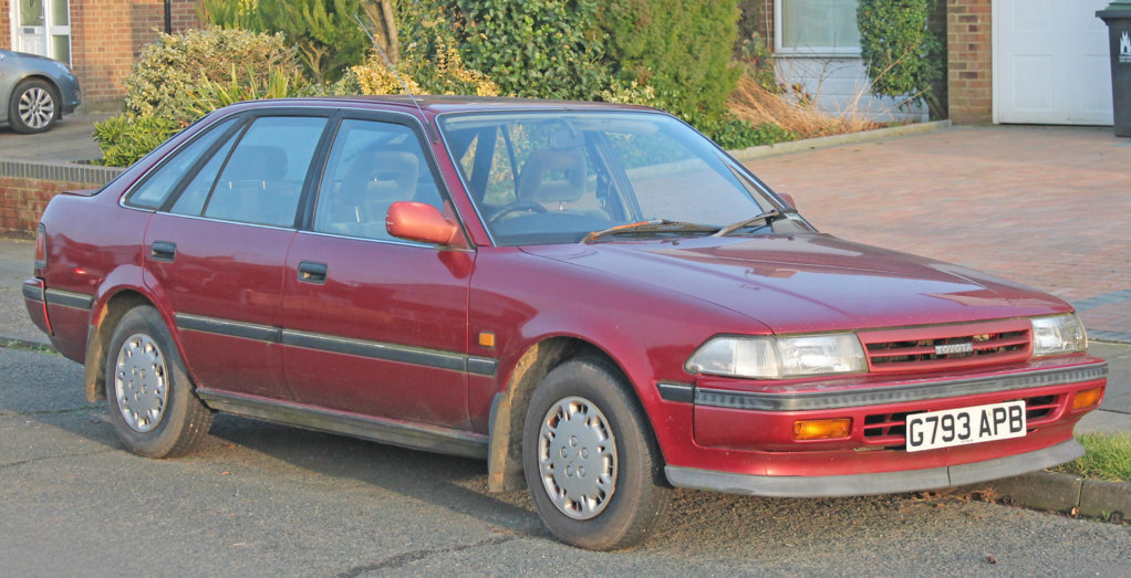 1990_Toyota_Carina_1.6_GL.jpg