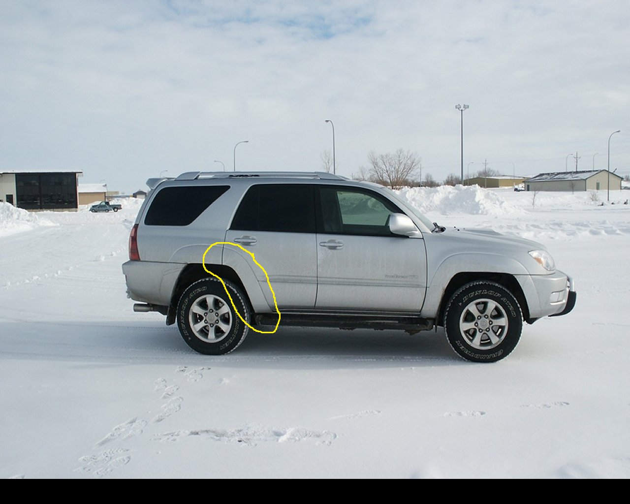 2004 4Runner-Fender Flare.png