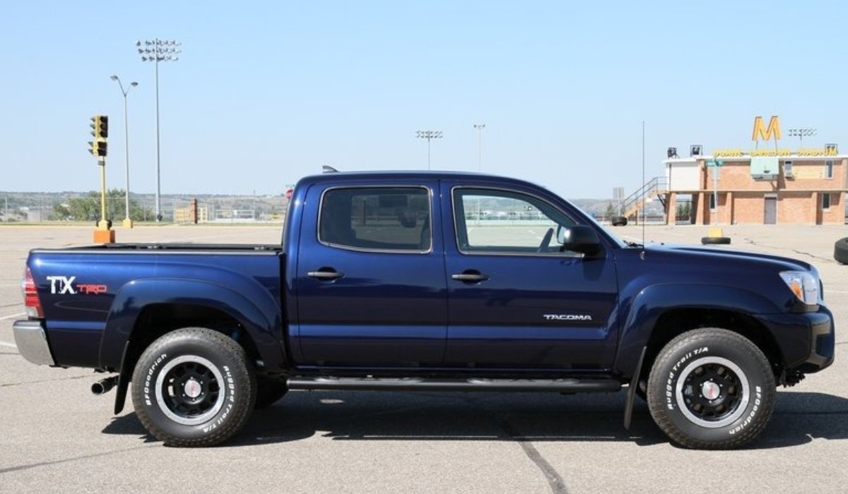 2012 Tacoma Passenger Side Profile.png