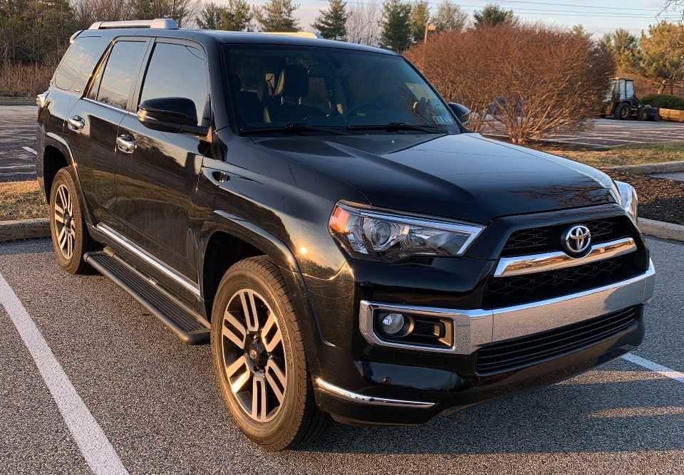 2018-Toyota-4Runner-limited-black-lowres.jpg