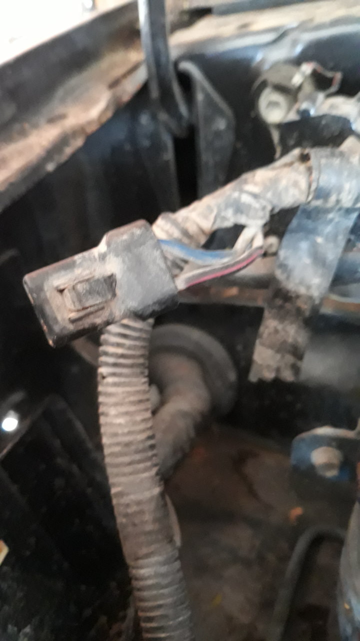 What's this wiring to? | Toyota 4Runner Forum [4Runners.com]
