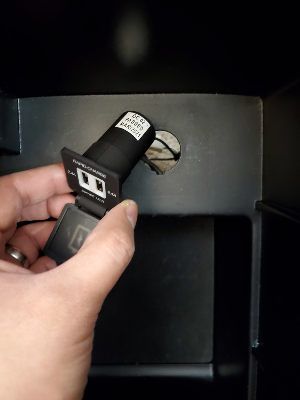 Dual USB Power Port - Toyota (PT976-03201 | Toyota 4Runner Forum 