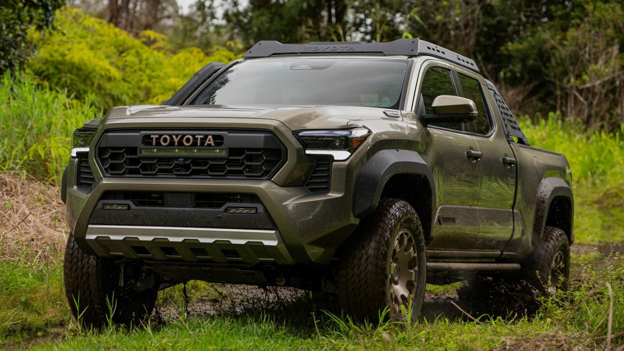 2024-toyota-tacoma-trailhunter-lead-imag_bec6a9eb43e5970a5e31b79fafa24722ad08ac30.jpg