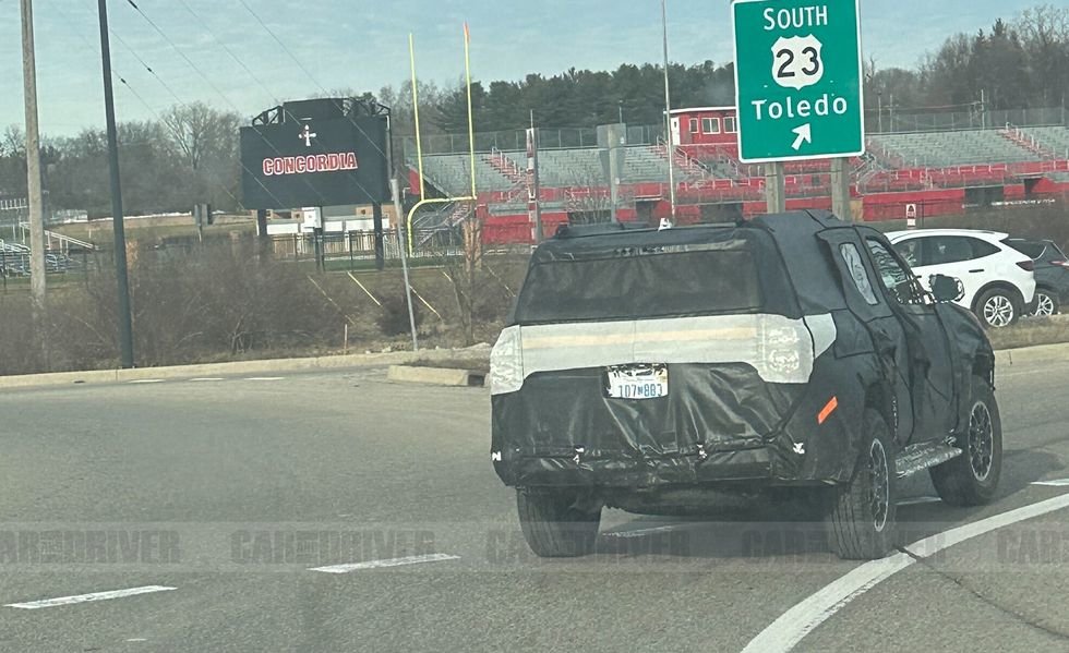 2025-toyota-4runner-spied-3-65c3a58b6b4ab.jpg