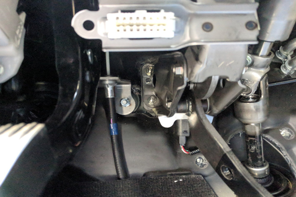 4runner-original-OBD-socket.jpg