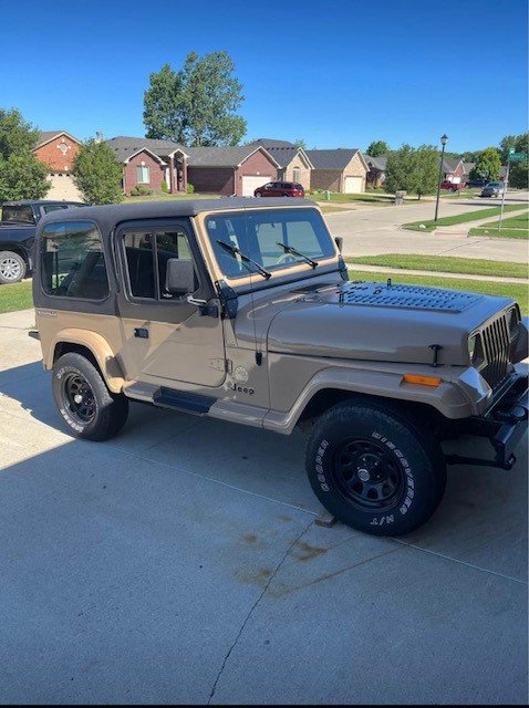 88 Wrangler Sahara.jpg