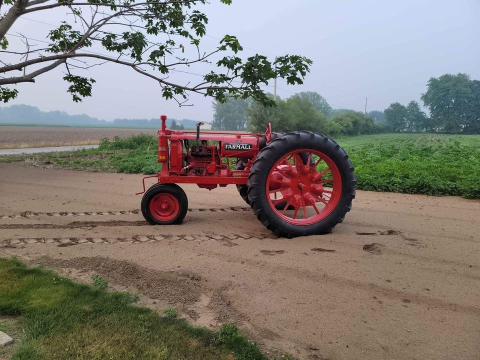 Farmall F-12 2.jpg