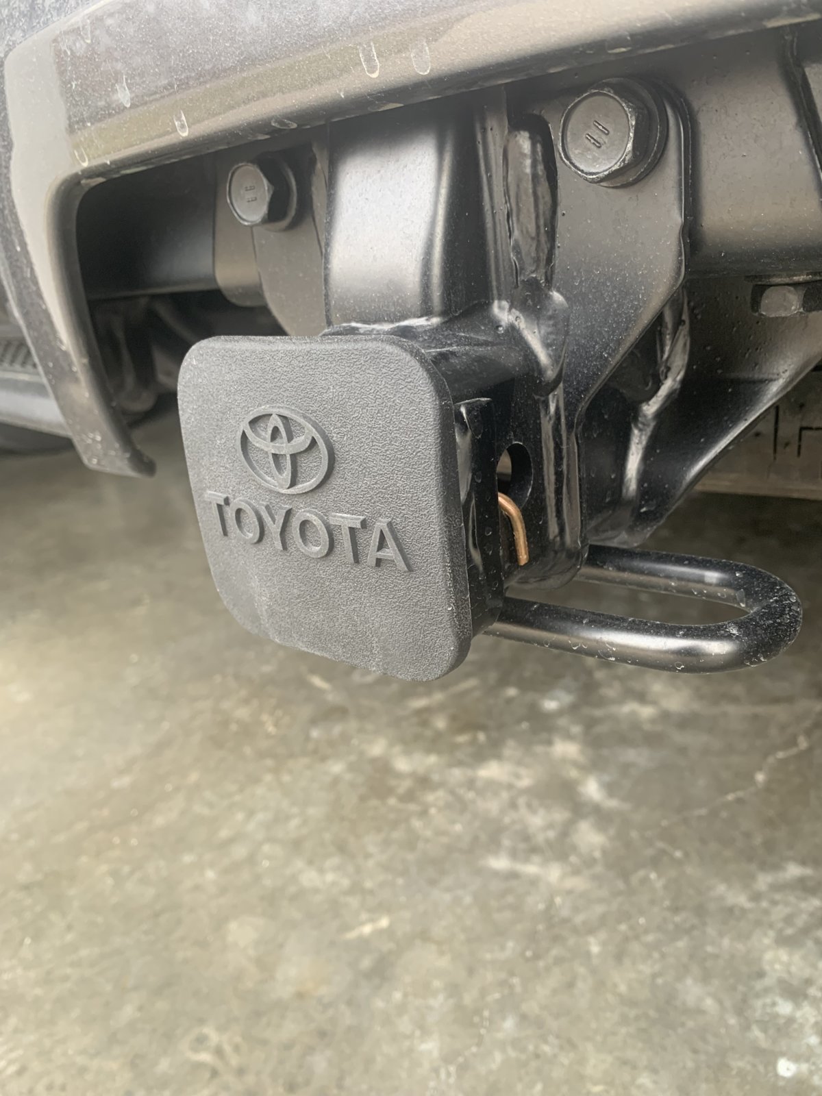 Does this look unsafe? Rusted hitch receiver on '08 v8 sr5
