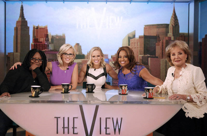 la-et-st-the-view-to-reunite-cohosts-for-barbara-walters-farewell-20140416.jpg
