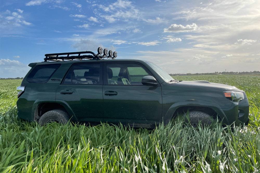 mounting_light_stock_5th_gen_4runner_roof_rack_install_01 (1).jpg