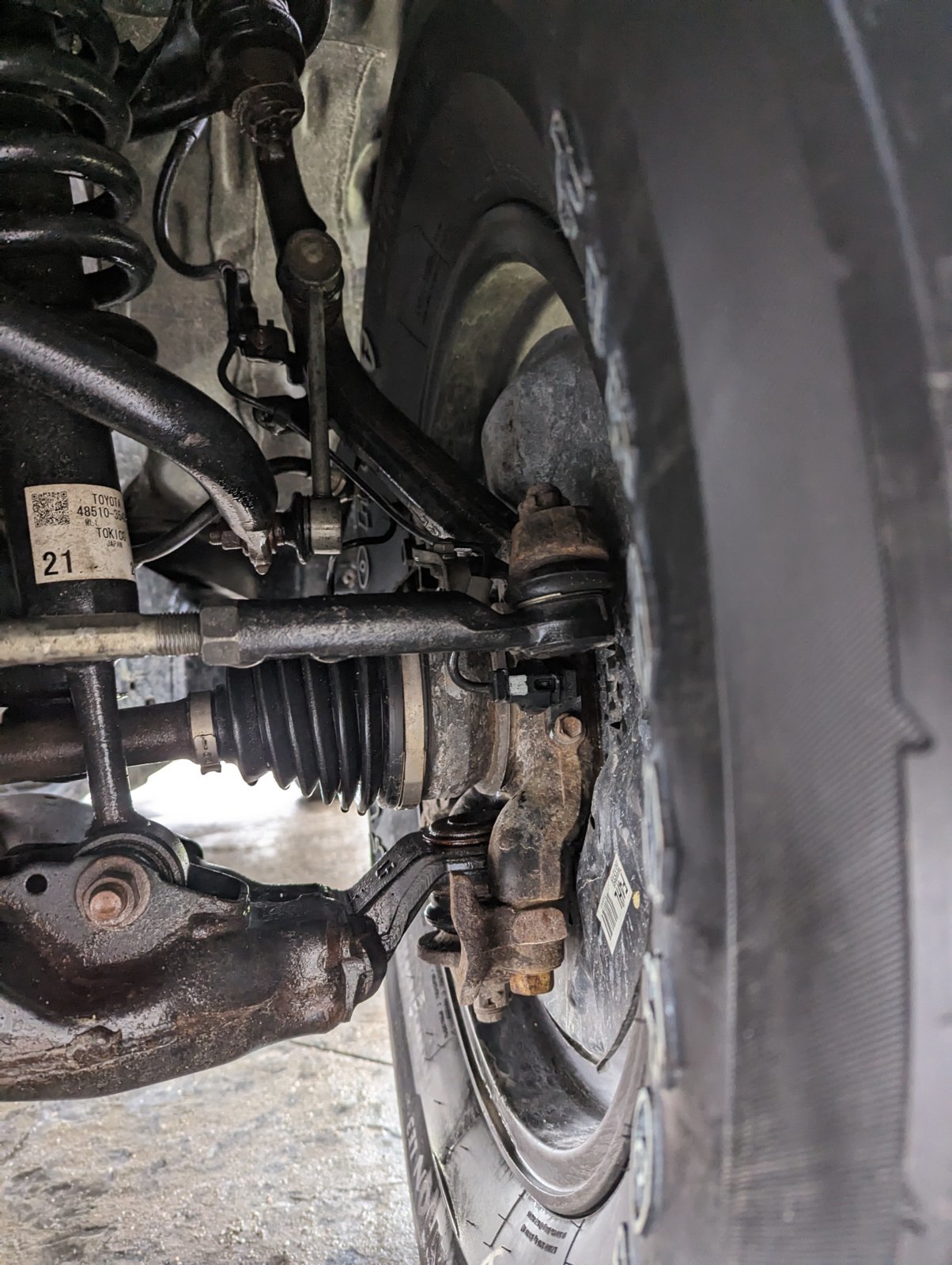 Outer tie rods seem to be at different angles. Is this of concern ...