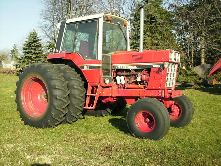 Rick's 1980 IH 1086.jpg