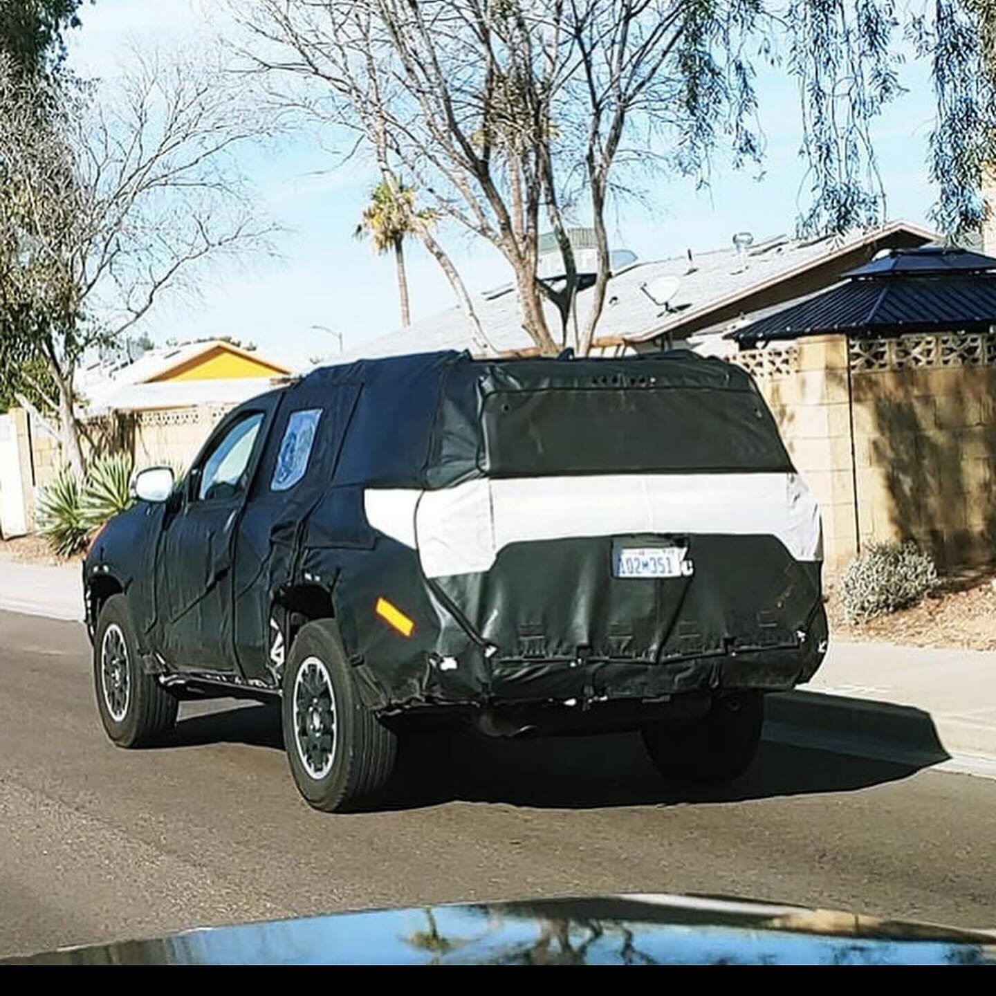 Spy shot 2025 toyota 4runner 6th gen prototype.jpg