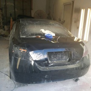 Stopped by to check on my sons civic si that is being painted black. It was silver and the old paint was toast