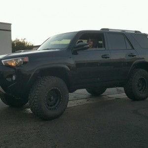 Wife's 4runner now looking beast with lift and some 35s